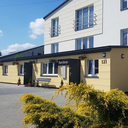 Willa "Aparthause" E-Apartamenty Mielec Extérieur photo
