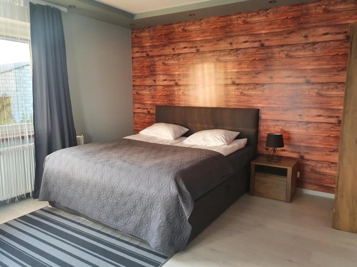 Willa "Aparthause" E-Apartamenty Mielec Extérieur photo