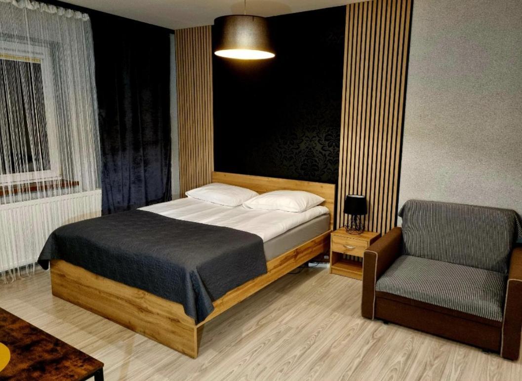 Willa "Aparthause" E-Apartamenty Mielec Extérieur photo