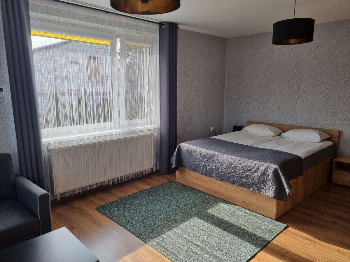 Willa "Aparthause" E-Apartamenty Mielec Extérieur photo